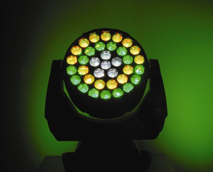Chauvet Q-Wash 436Z LED светодиодный прожектор с полным движением типа Wash.